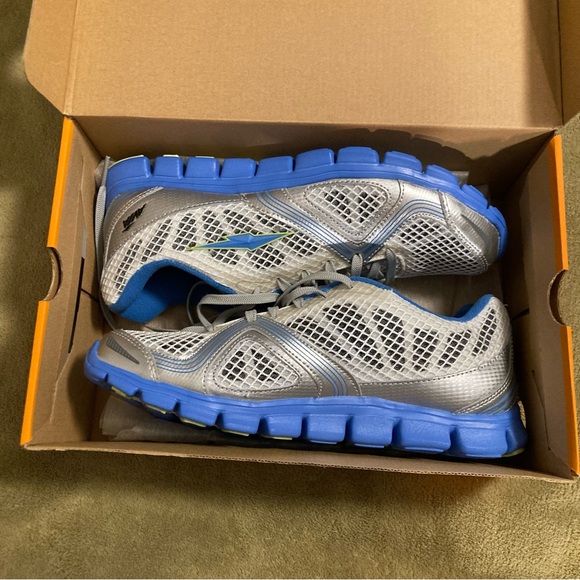 NIB Vintage Avia Sneakers Size 8.5M - Picture 2 of 10